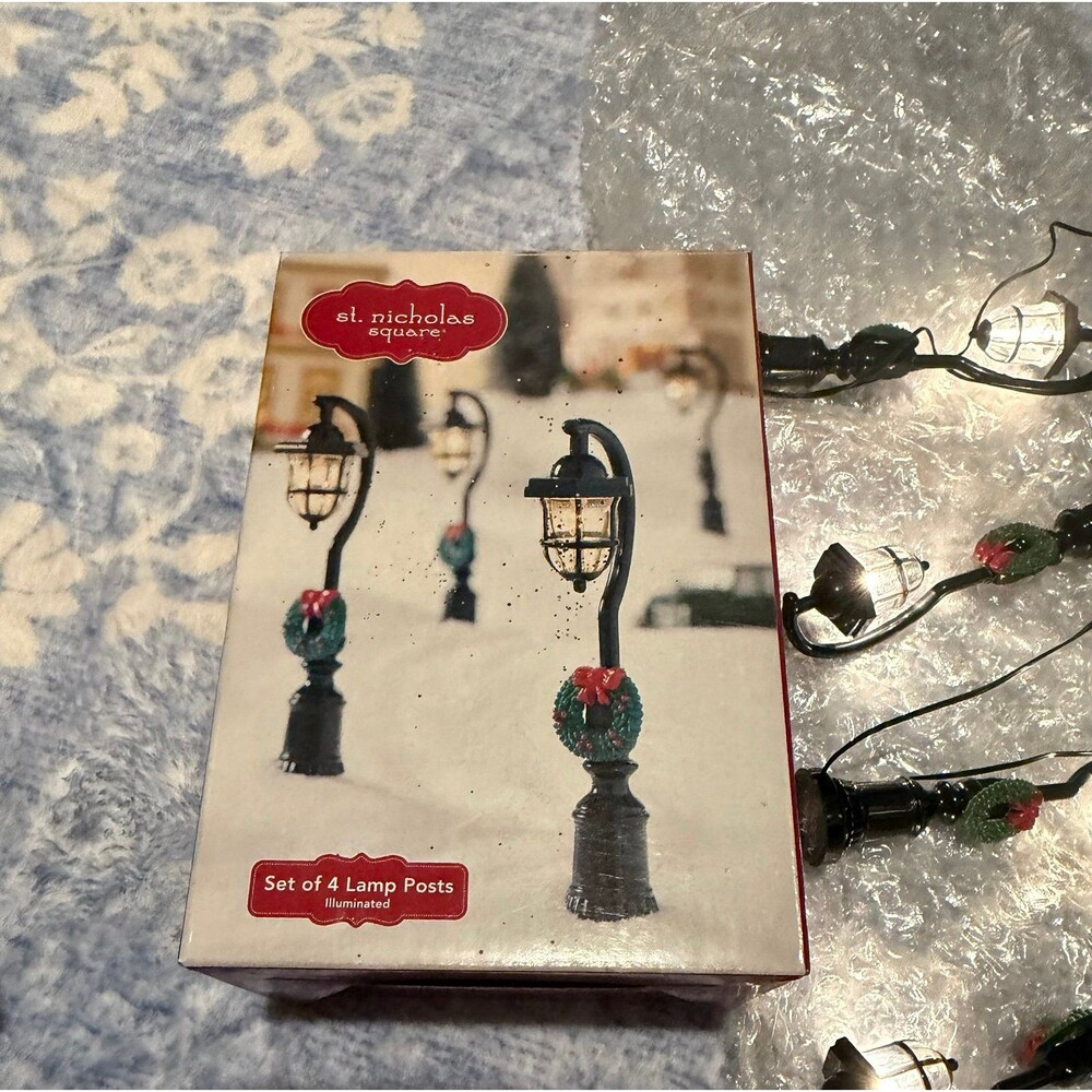 St Nicholas Square Lamp Post Set